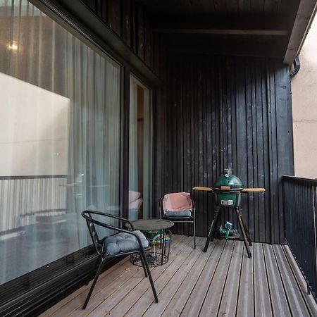 3 Storey Apartment With A Character And A Terrace Riga Extérieur photo