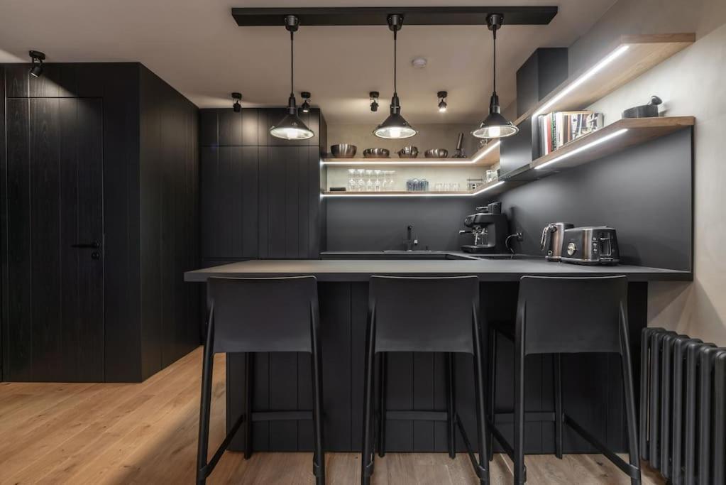 3 Storey Apartment With A Character And A Terrace Riga Extérieur photo
