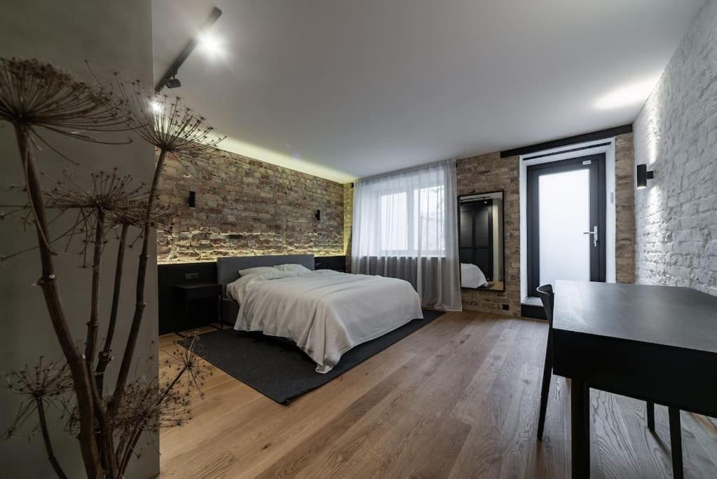 3 Storey Apartment With A Character And A Terrace Riga Extérieur photo