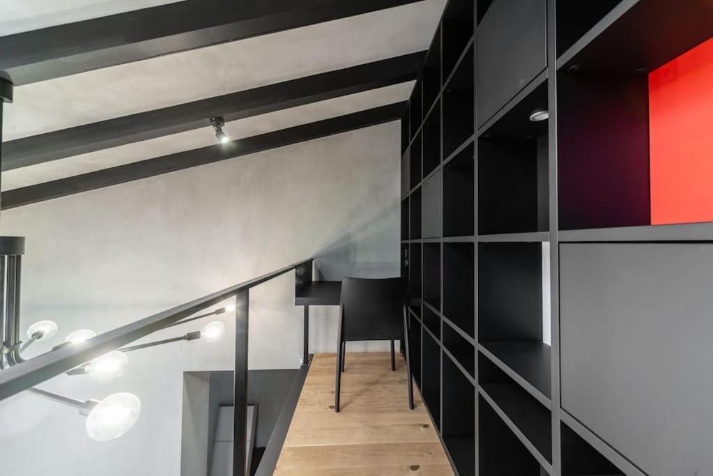 3 Storey Apartment With A Character And A Terrace Riga Extérieur photo
