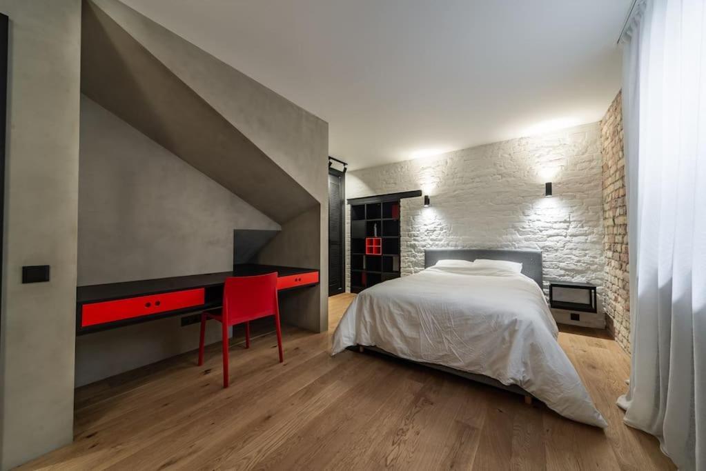 3 Storey Apartment With A Character And A Terrace Riga Extérieur photo